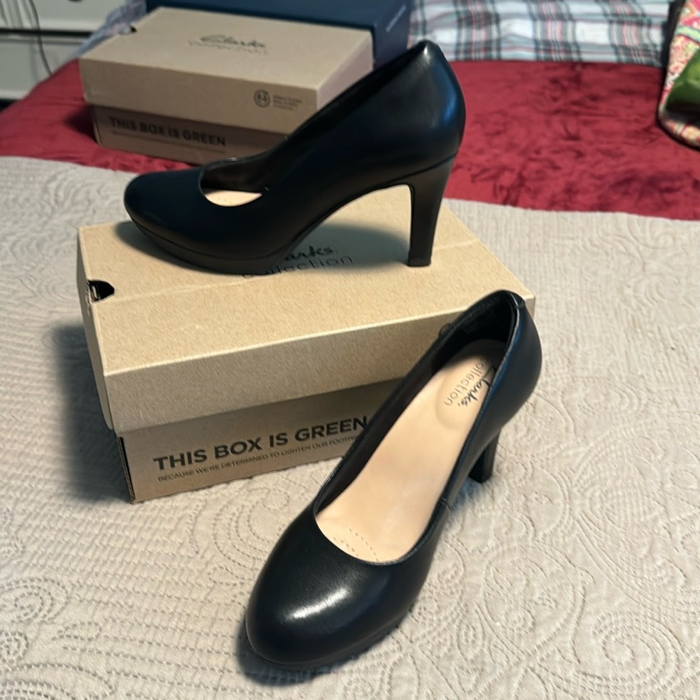 Clark Adriel viola heels